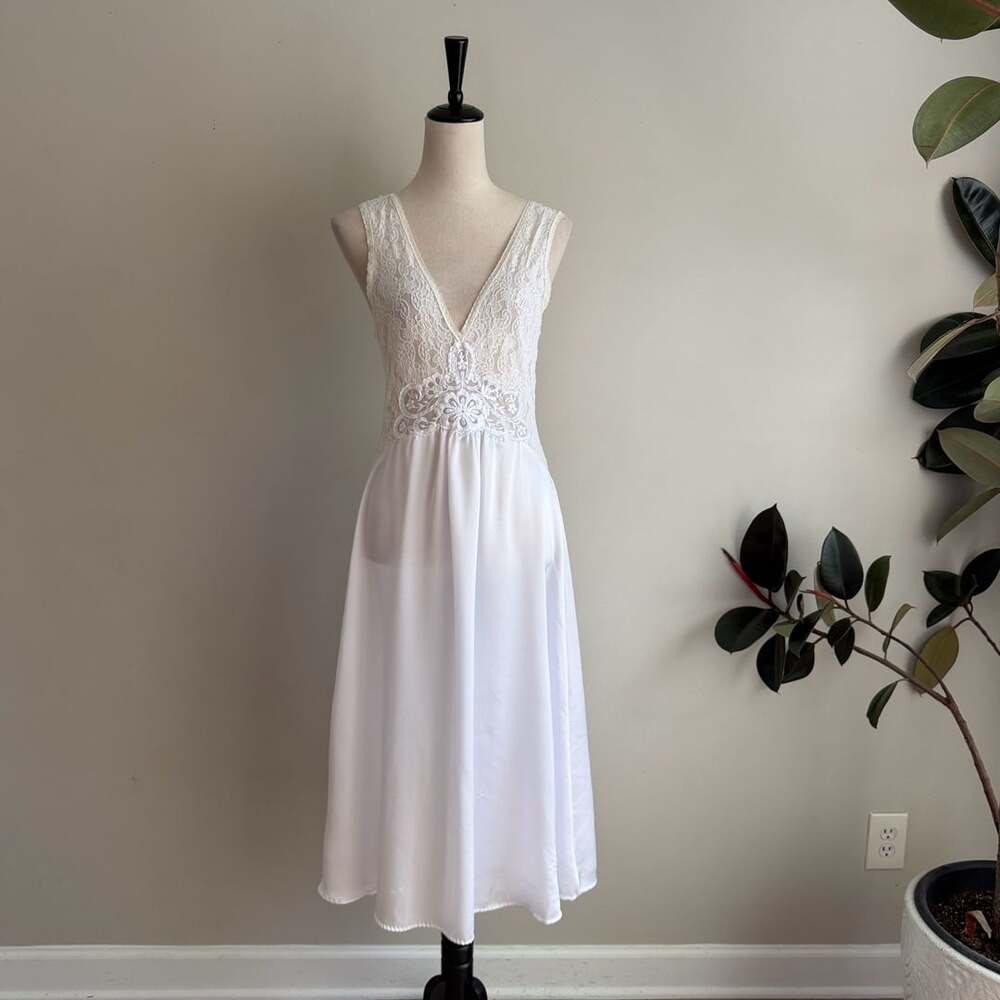 Cinema Etoile Vintage Nightgown Size M White Lace Slip Dress Lingerie